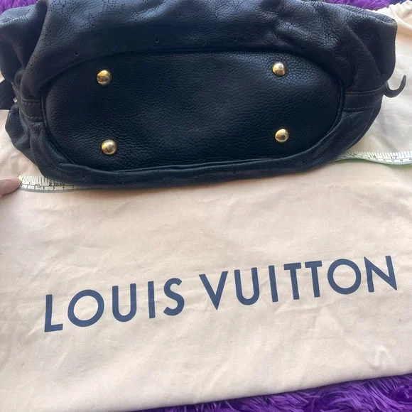 Louis Vuitton Black Shoulder Bag - Picture 3 of 12